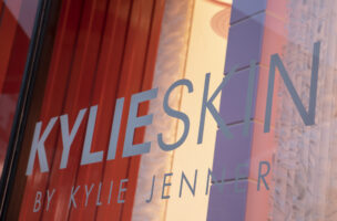 Kylieskin-Harrods_25112020_72